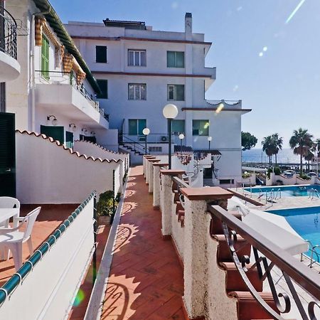 Hotel Ariston Montecarlo Санремо Экстерьер фото
