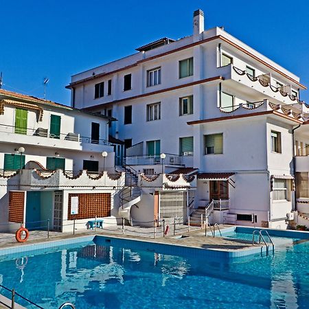 Hotel Ariston Montecarlo Санремо Экстерьер фото
