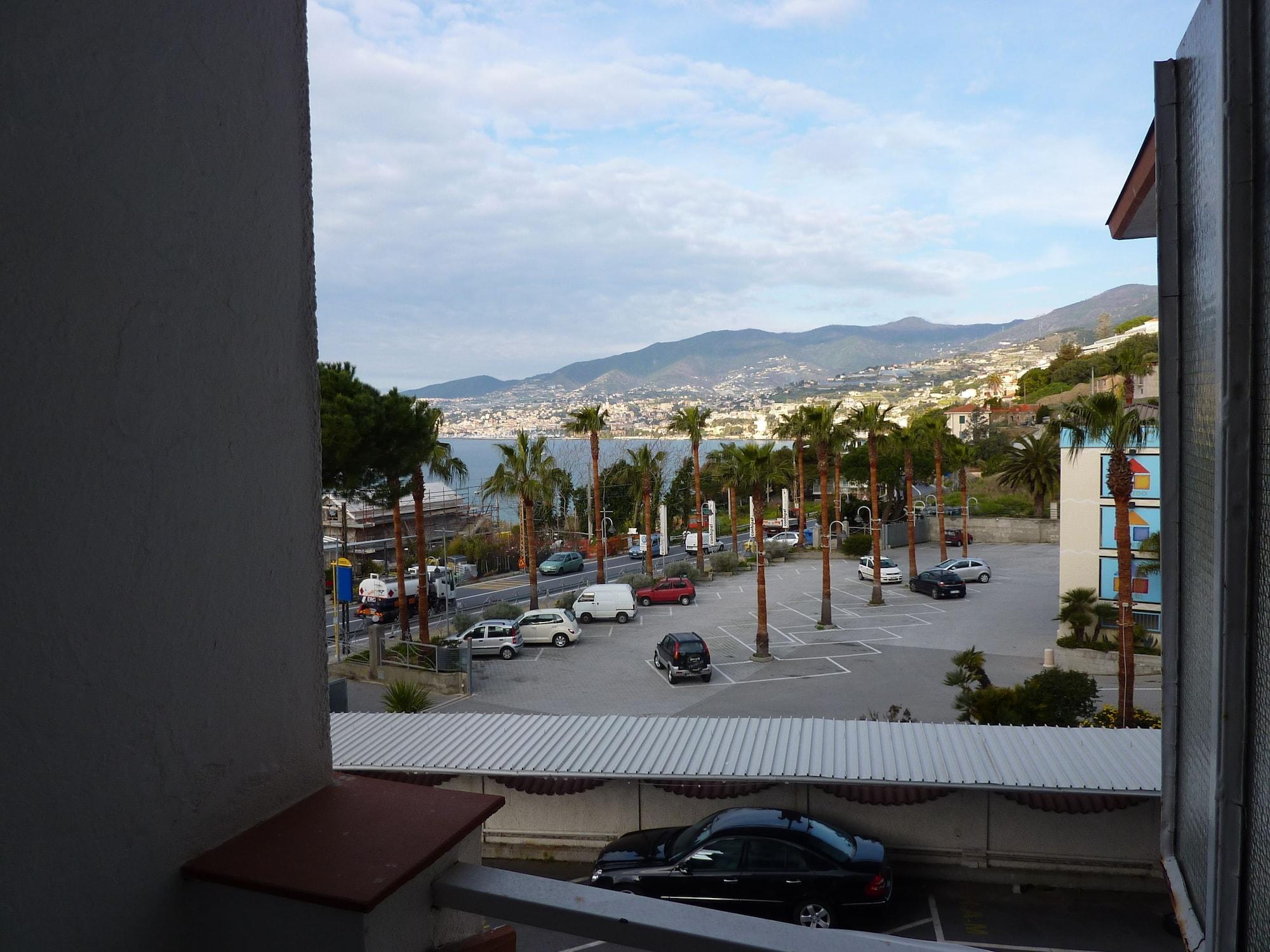 Hotel Ariston Montecarlo Санремо Экстерьер фото