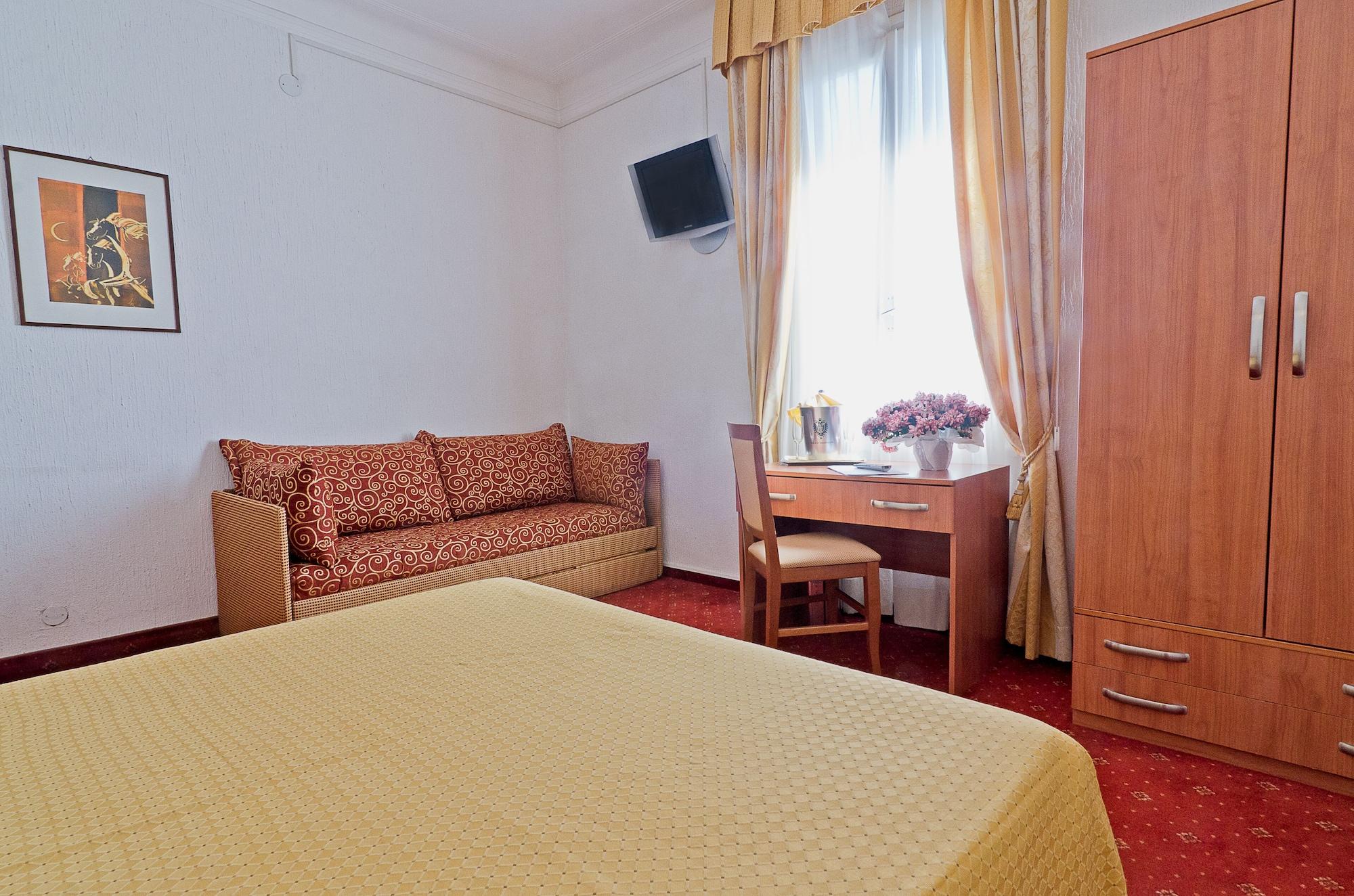 Hotel Ariston Montecarlo Санремо Экстерьер фото