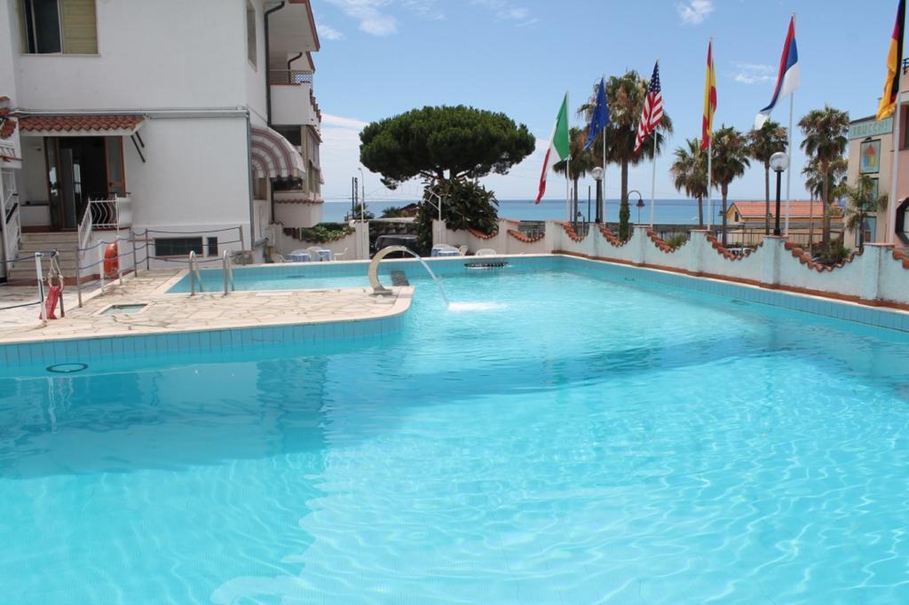 Hotel Ariston Montecarlo Санремо Экстерьер фото