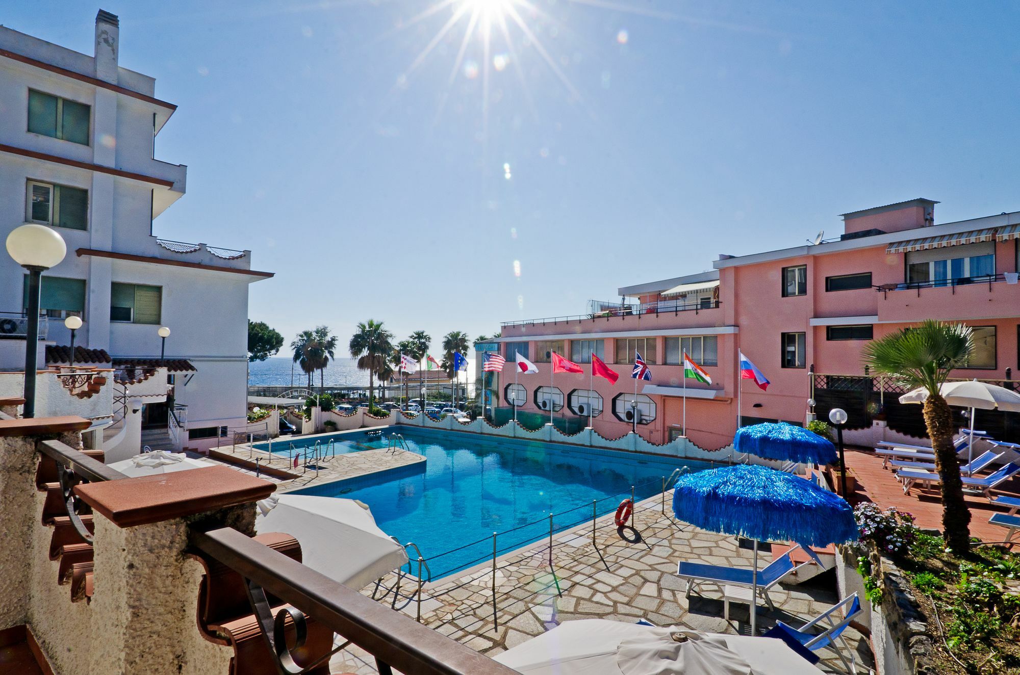 Hotel Ariston Montecarlo Санремо Экстерьер фото