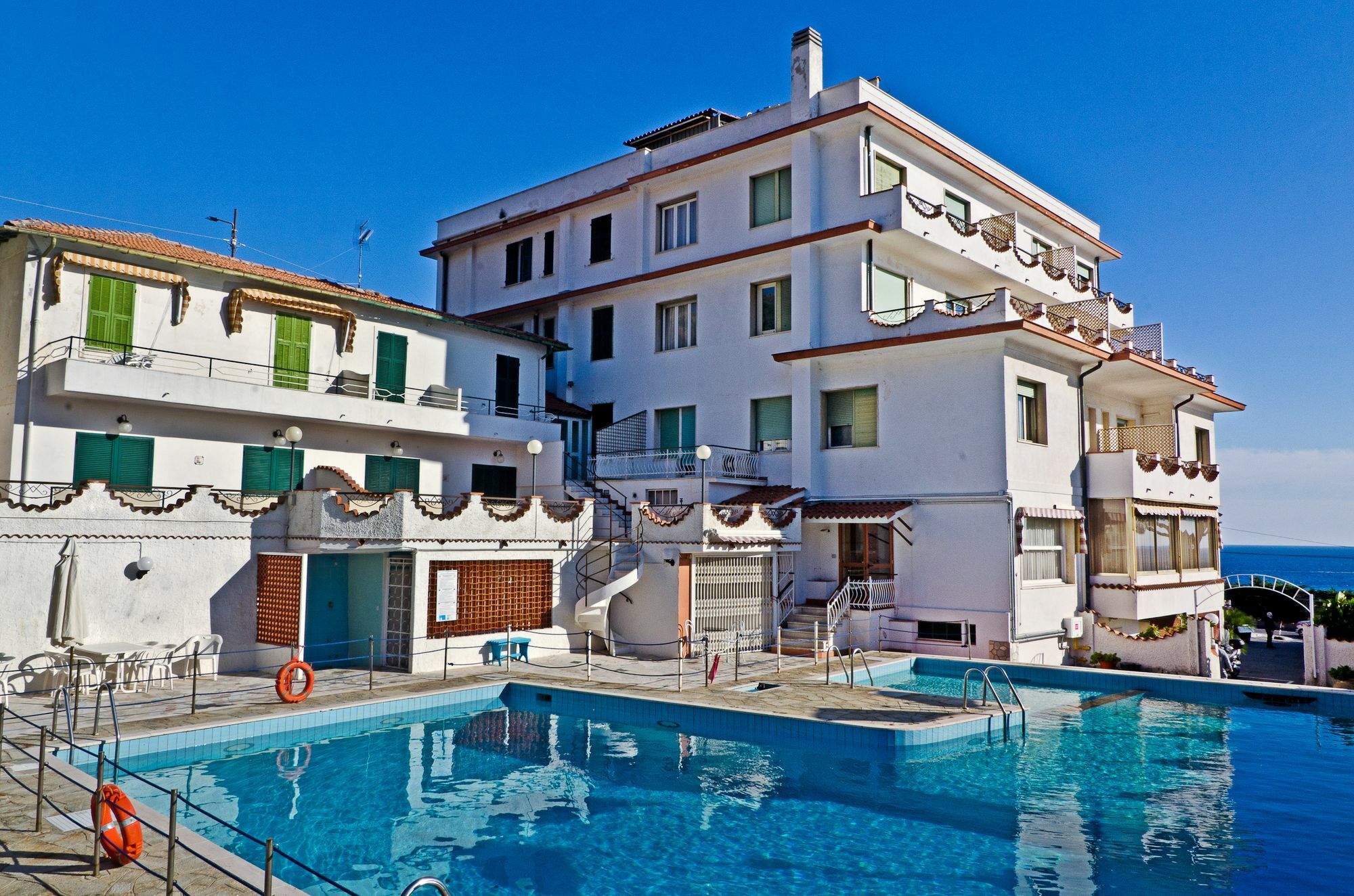 Hotel Ariston Montecarlo Санремо Экстерьер фото