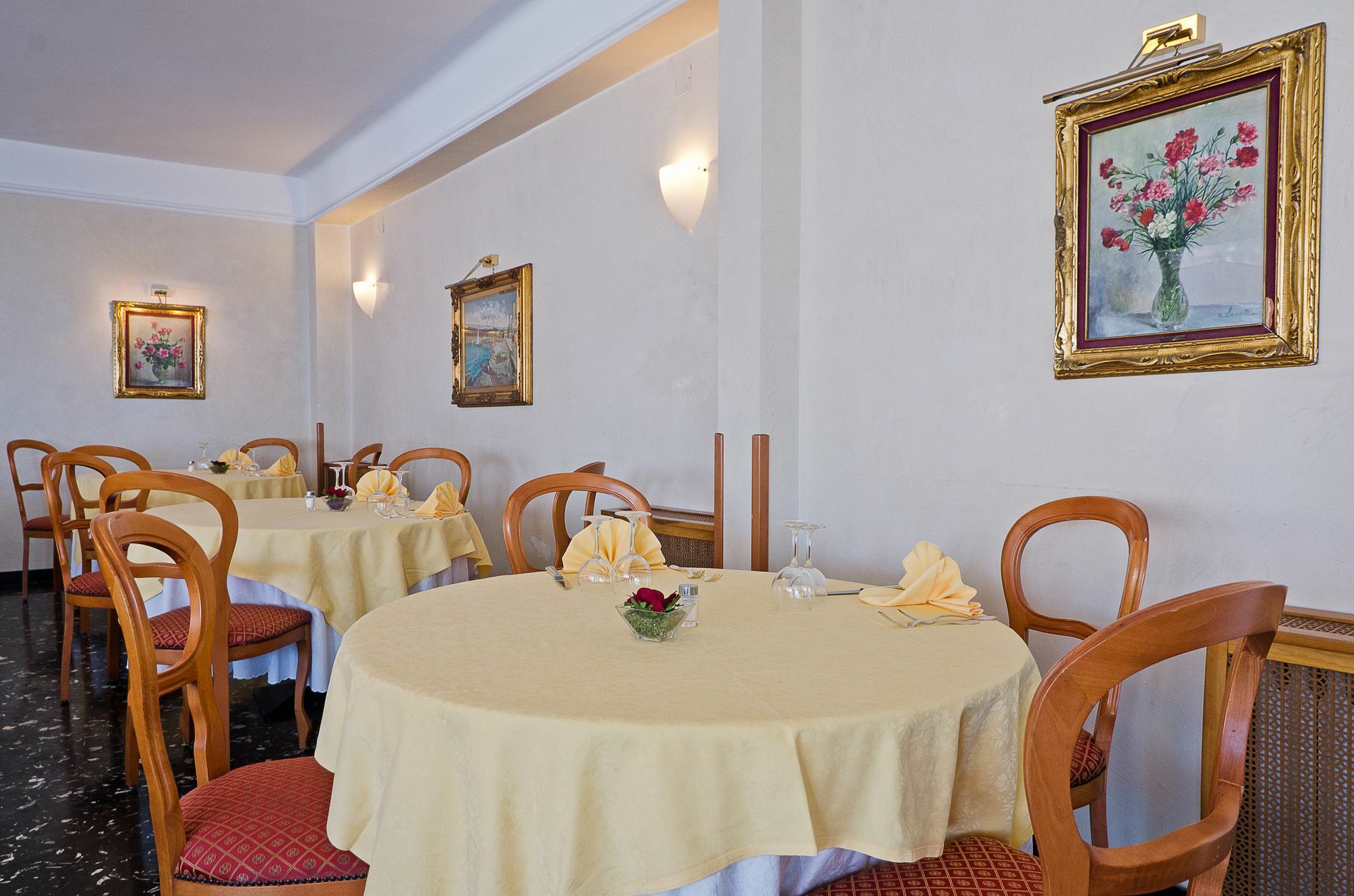 Hotel Ariston Montecarlo Санремо Экстерьер фото