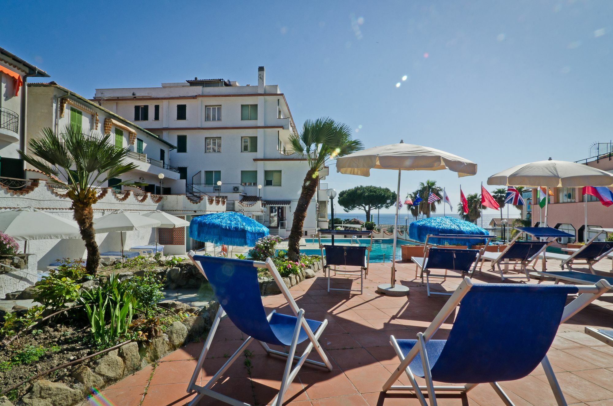 Hotel Ariston Montecarlo Санремо Экстерьер фото