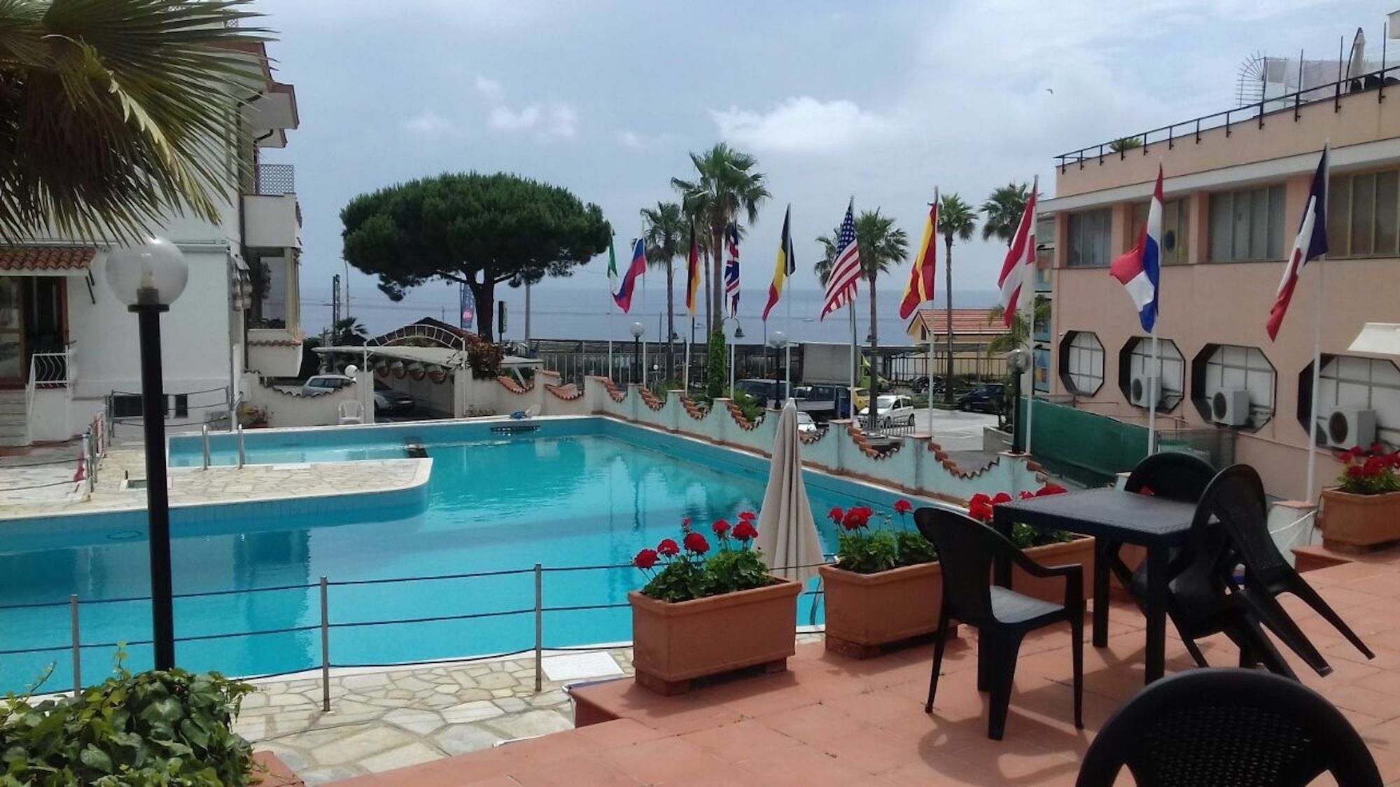 Hotel Ariston Montecarlo Санремо Экстерьер фото