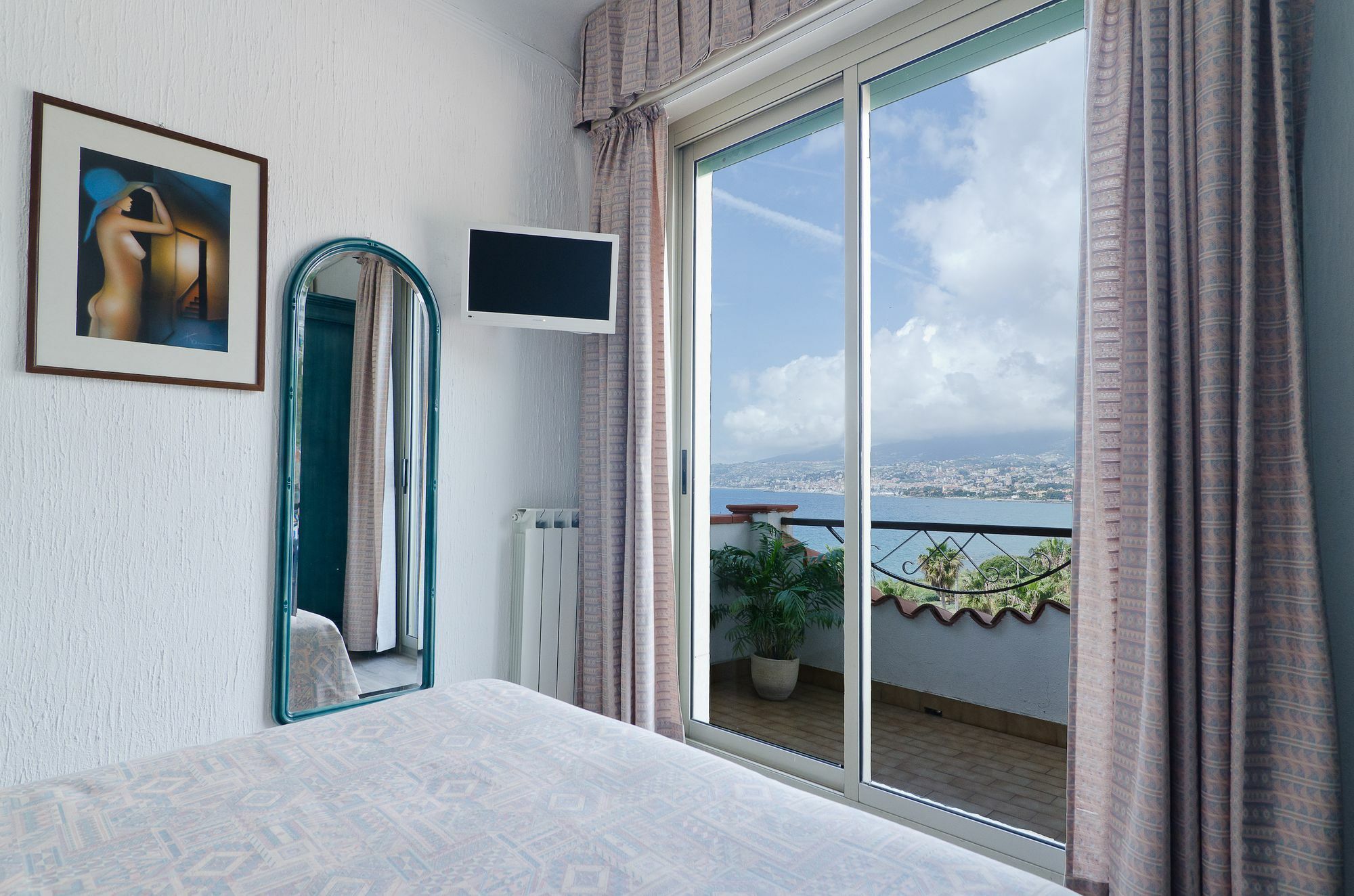 Hotel Ariston Montecarlo Санремо Экстерьер фото