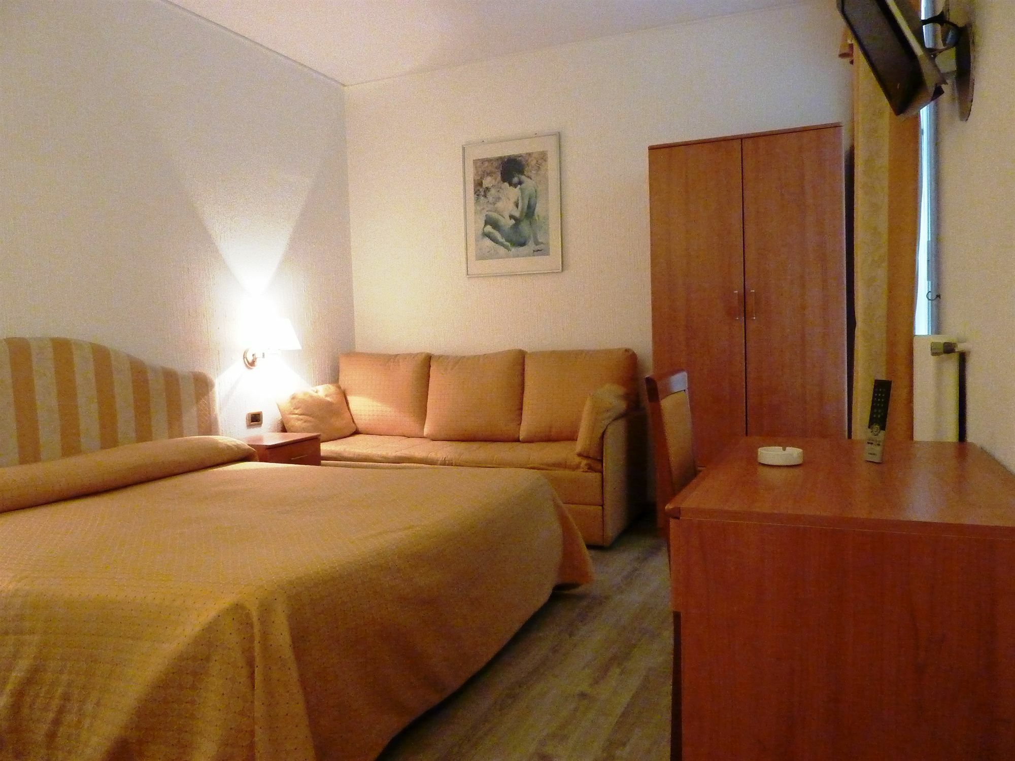 Hotel Ariston Montecarlo Санремо Экстерьер фото