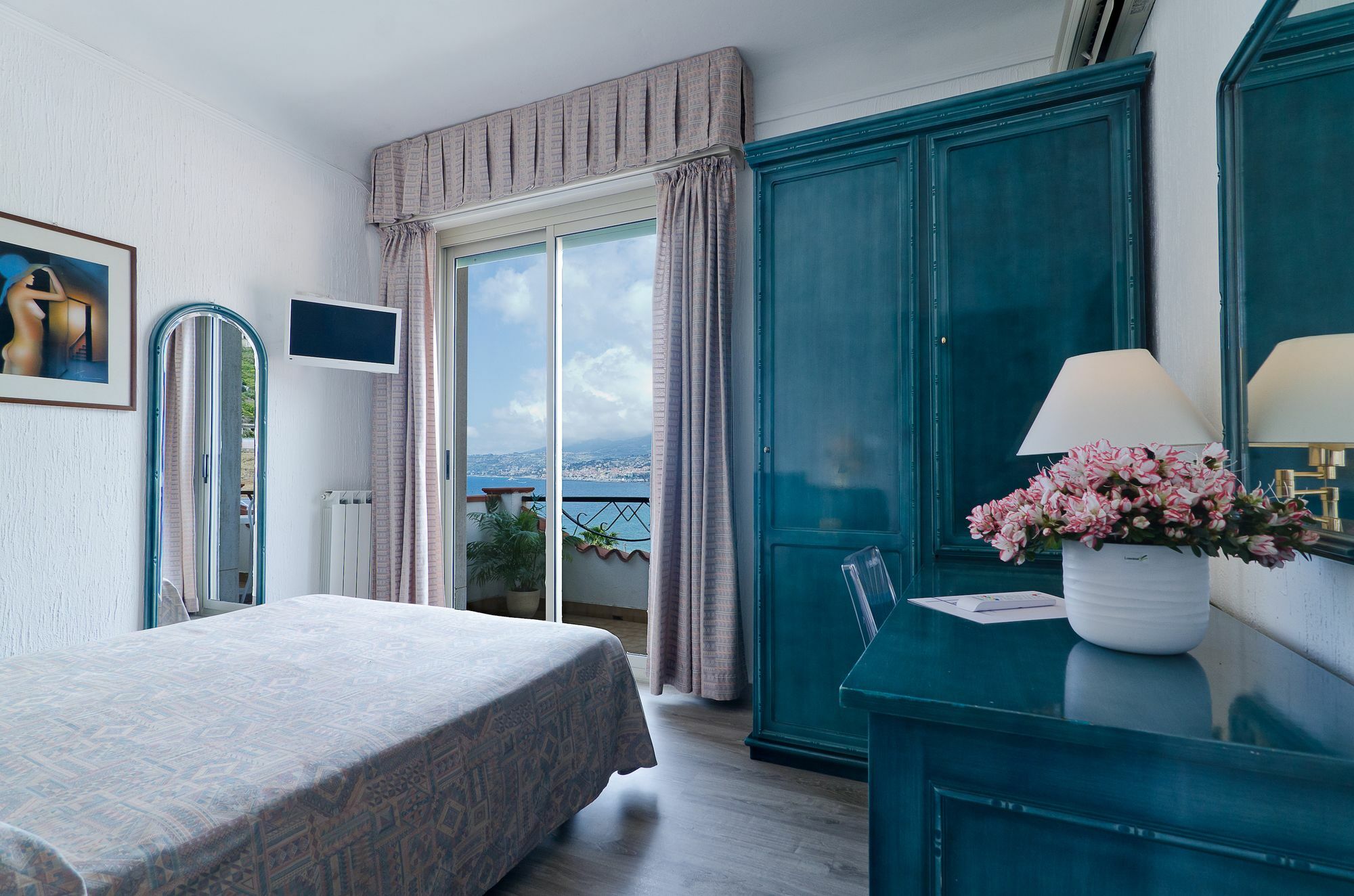 Hotel Ariston Montecarlo Санремо Экстерьер фото
